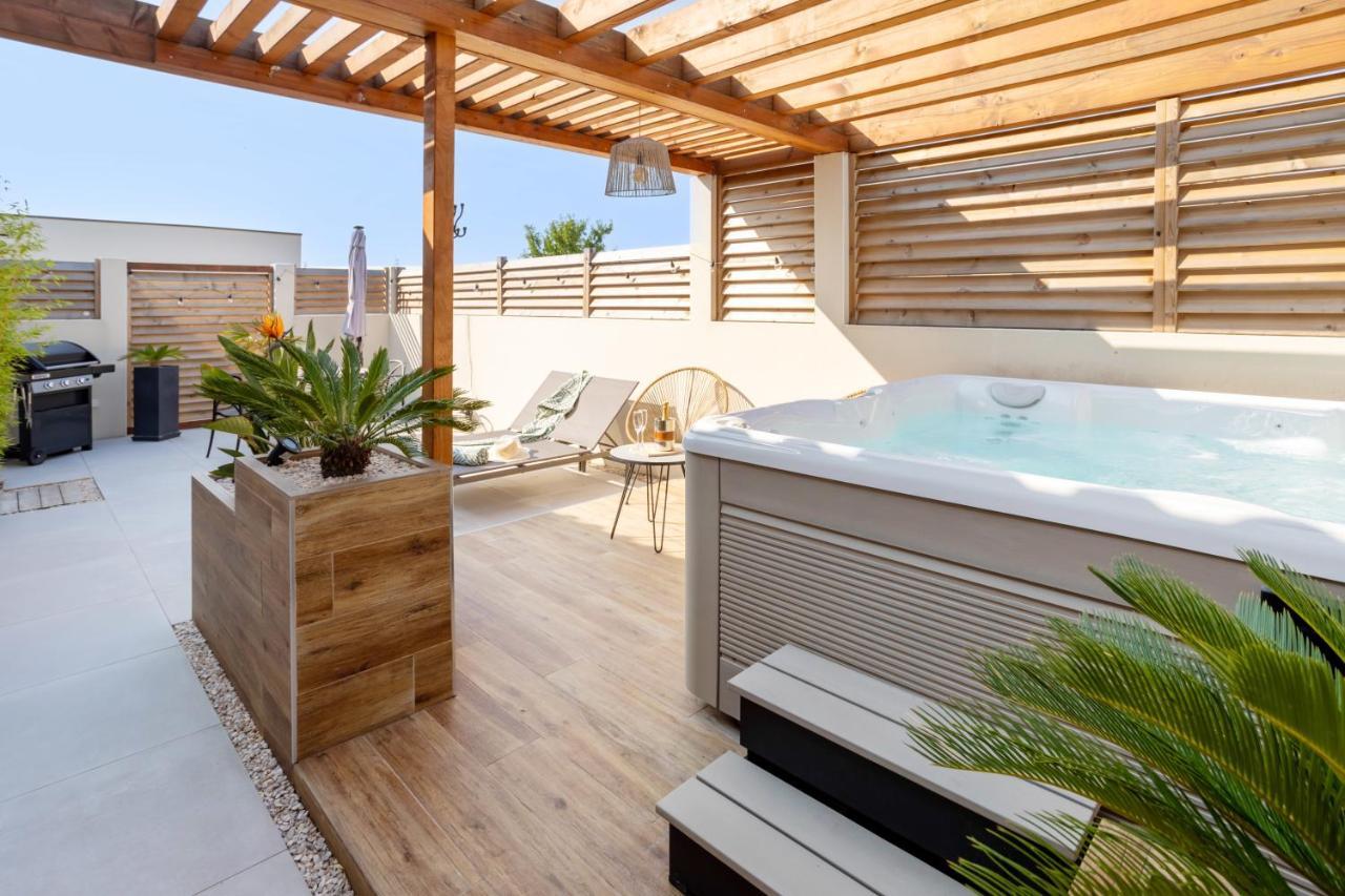 L'Entre Deux-Suite Romantique - Jacuzzi Privatif - Clim Reversible - Wifi Le Somail Exterior photo